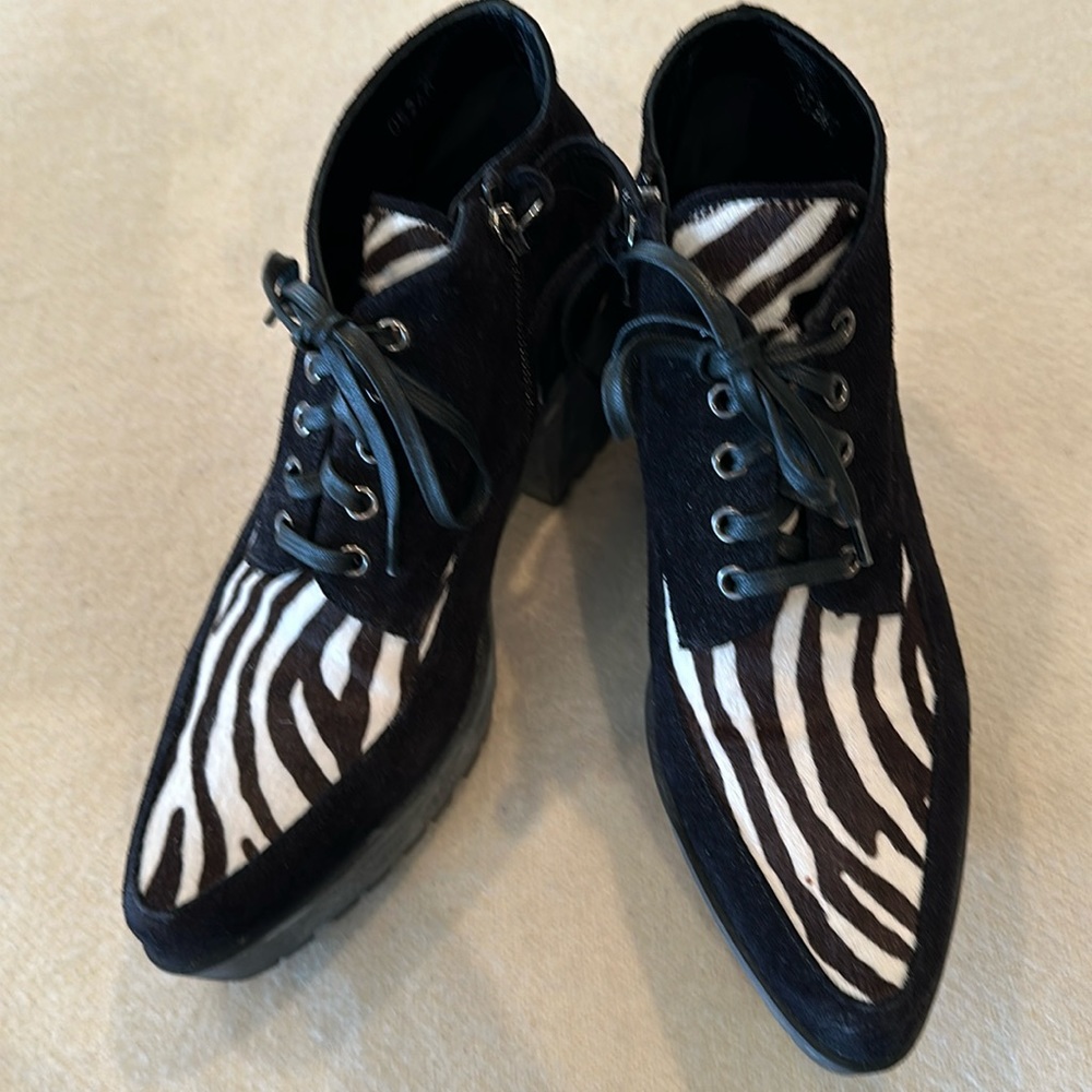 Miu Miu black and cream suede and pony hair lace up ankle boots size 36